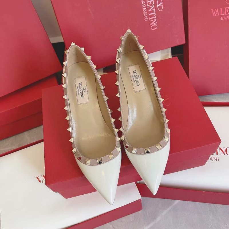 Valentino Classic Rivet Shoes SH00169