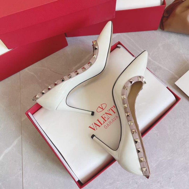 Valentino Classic Rivet Shoes SH00169