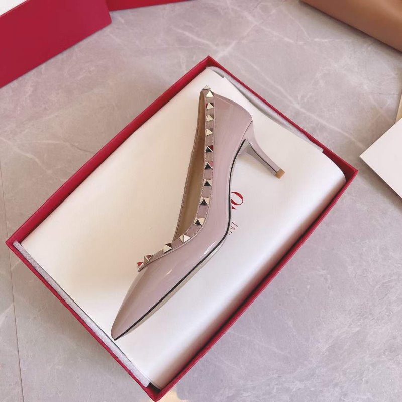 Valentino Classic Rivet Shoes SH00170