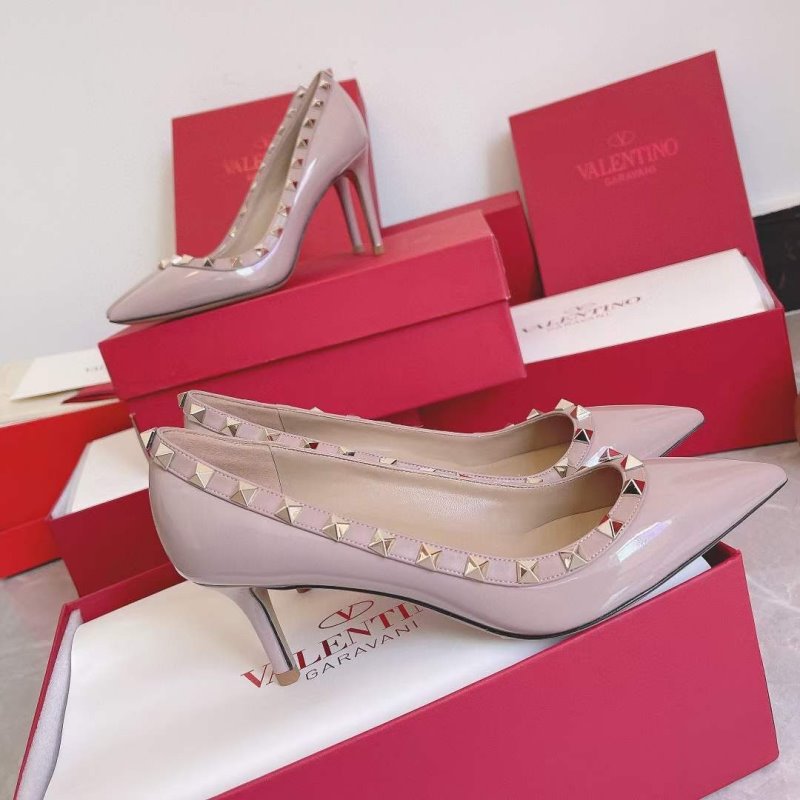 Valentino Classic Rivet Shoes SH00170