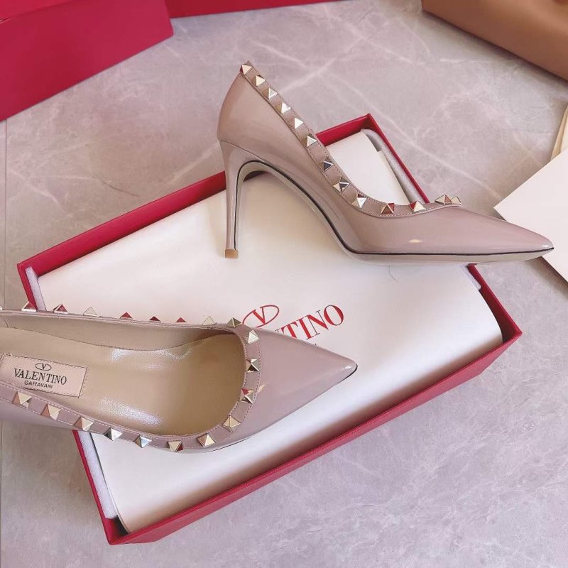 Valentino Classic Rivet Shoes SH00170