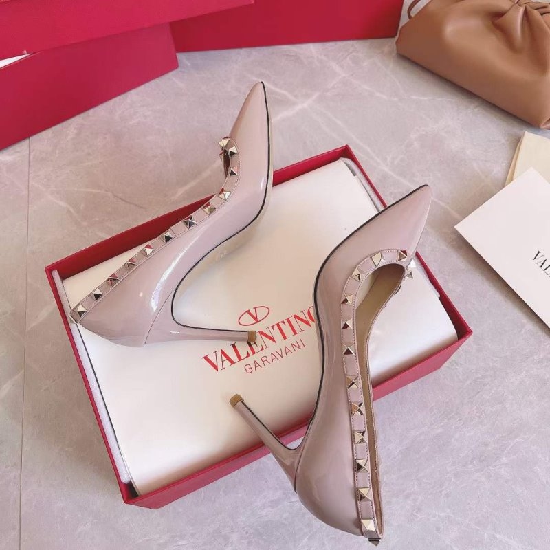 Valentino Classic Rivet Shoes SH00170