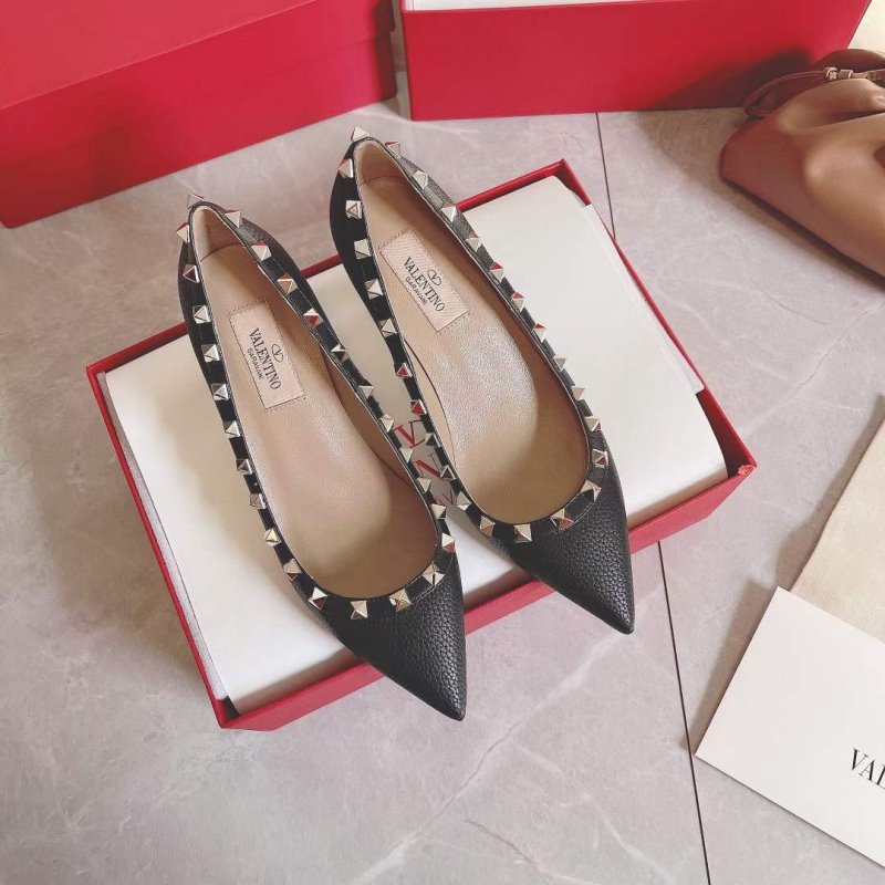 Valentino Classic Rivet Shoes SH00171