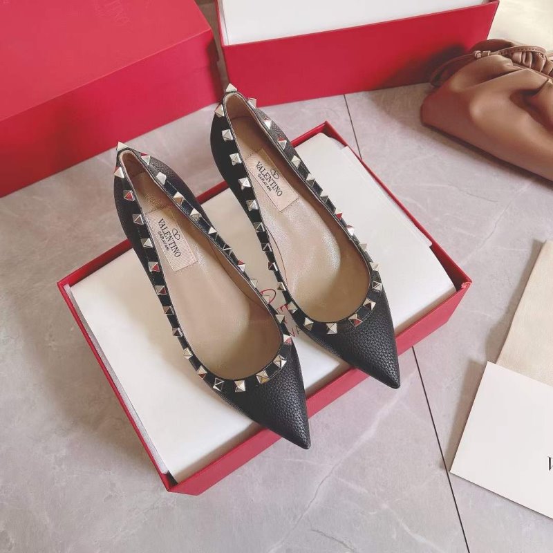 Valentino Classic Rivet Shoes SH00171