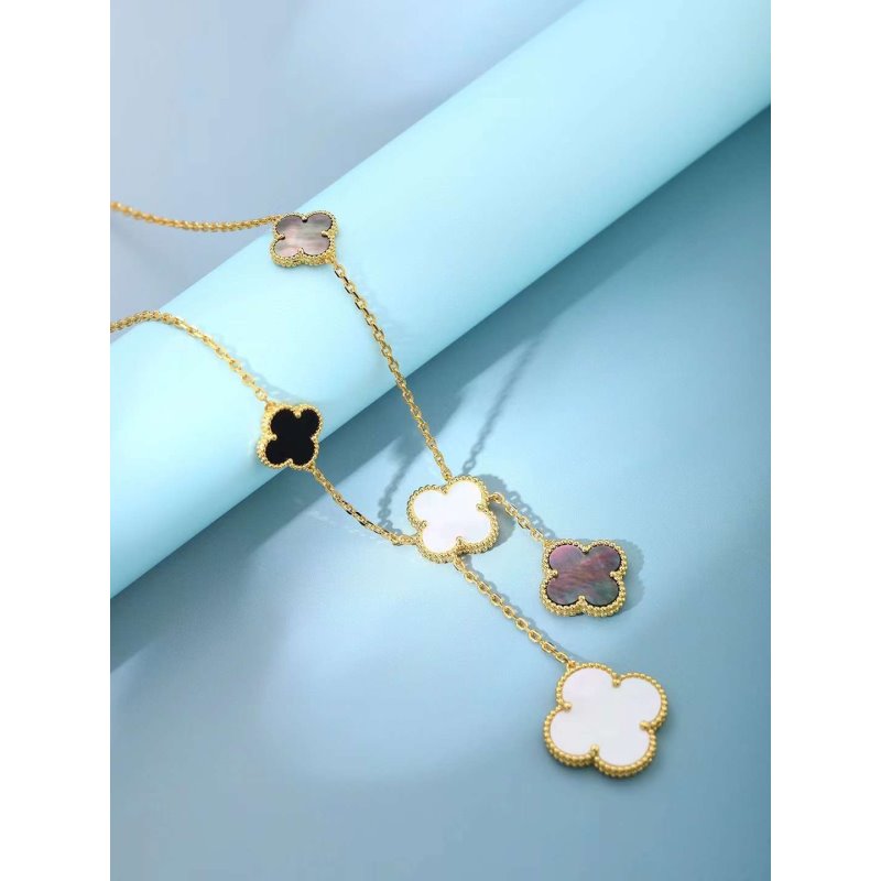 Van Cleef and Arpels Alhambra four leaf clover necklace JWL01111