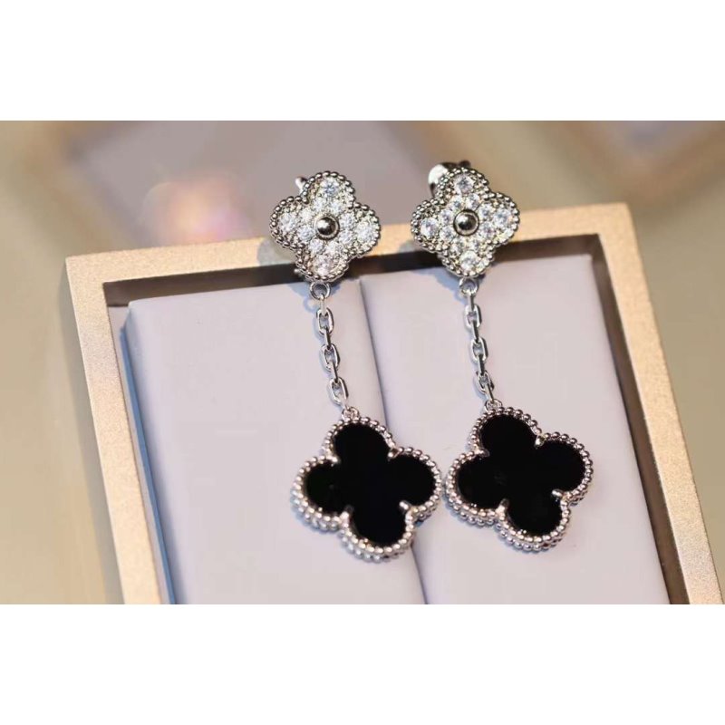 Van Cleef and Arpels Earrings JWL01140