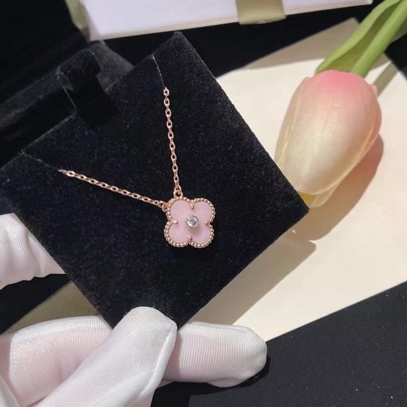 Van Cleef and Arpels Four Leaf Clover Necklace JWL00889