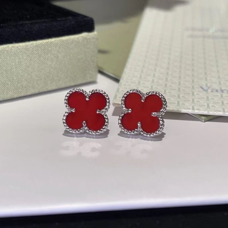 Van Cleef and Arpels Four Leaf Red Earrings JWL00830