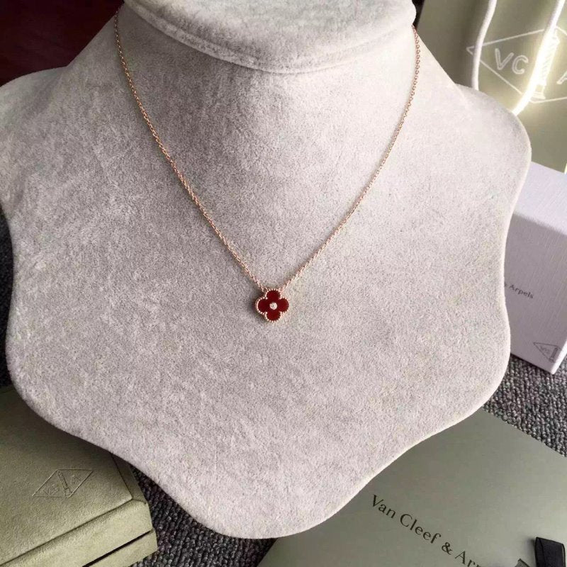 Van Cleef and Arpels Van Kjabel Lucky Necklace JWL00418