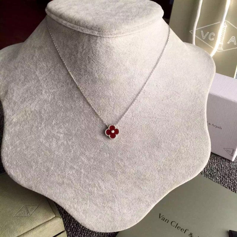 Van Cleef and Arpels Van Kjabel Lucky Necklace JWL00418