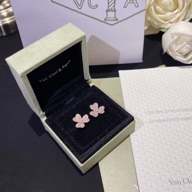 Van Cleef and Arpels Wreath Stud Earrings JWL00850