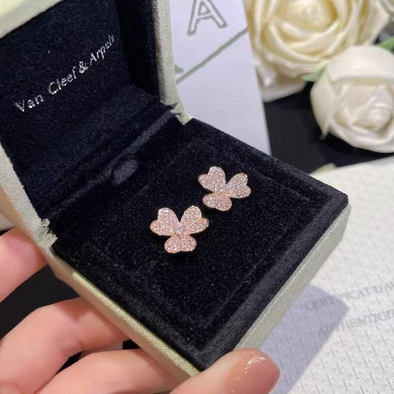 Van Cleef and Arpels Wreath Stud Earrings JWL00850