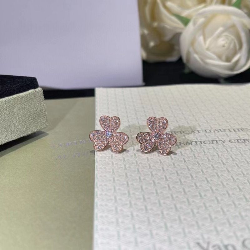 Van Cleef and Arpels Wreath Stud Earrings JWL00850