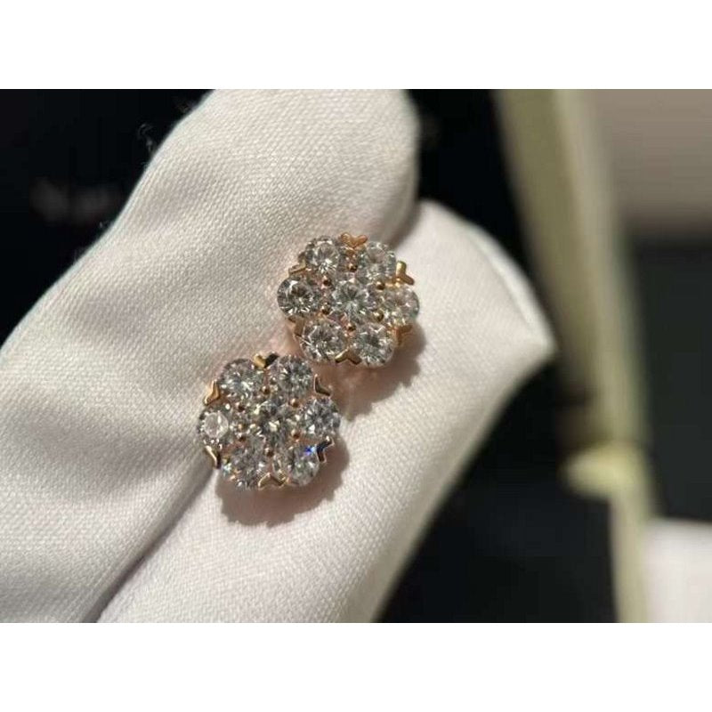 Van Cleef and Arpels Diamond Mary Rose Stud JWL00142