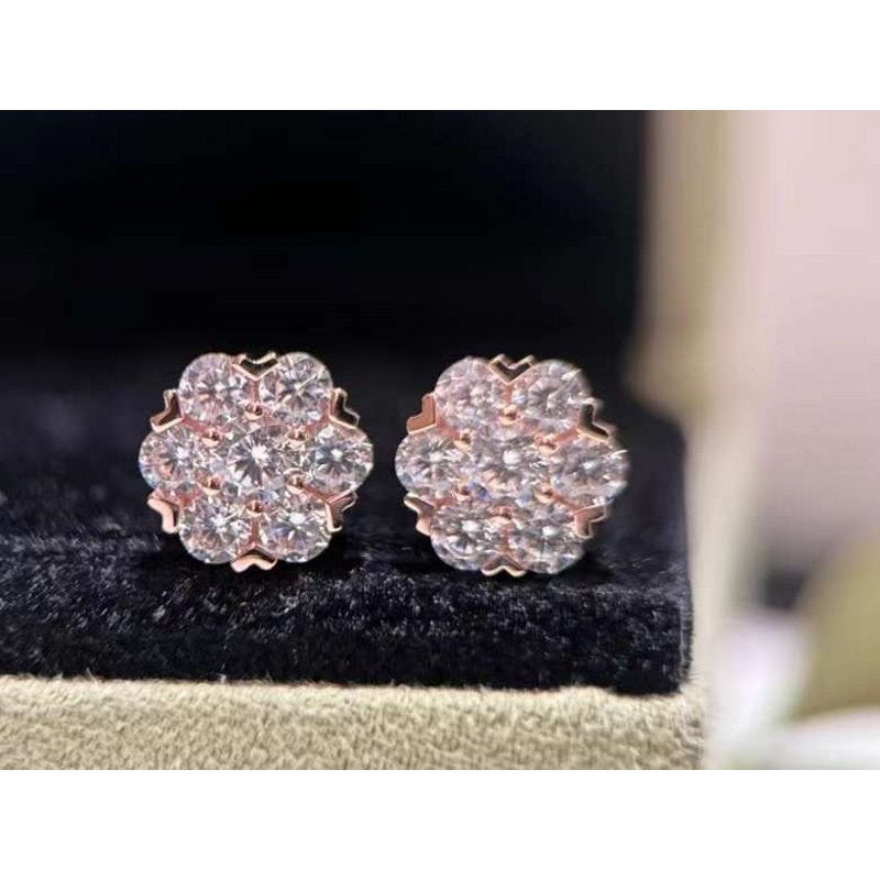 Van Cleef and Arpels Diamond Mary Rose Stud JWL00142