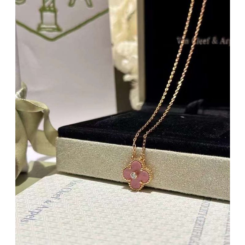 Van Cleef and Arpels Four Leaf Clover Necklace JWL00158