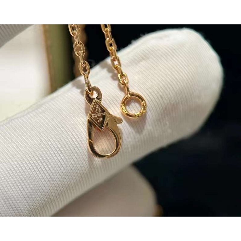 Van Cleef and Arpels Four Leaf Clover Necklace JWL00165