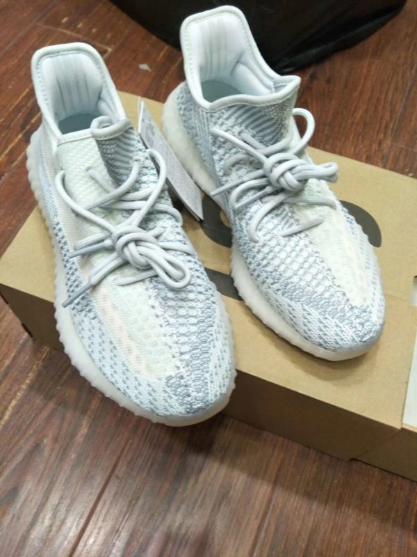 Yeezy White Boost 350 v2 Sneakers SYZ00081