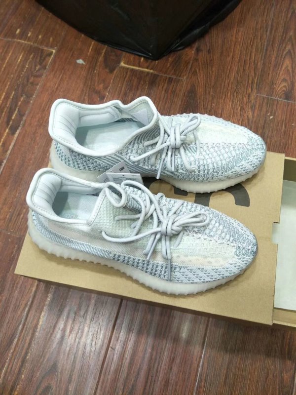 Yeezy White Boost 350 v2 Sneakers SYZ00081