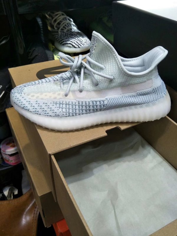 Yeezy White Boost 350 v2 Sneakers SYZ00081