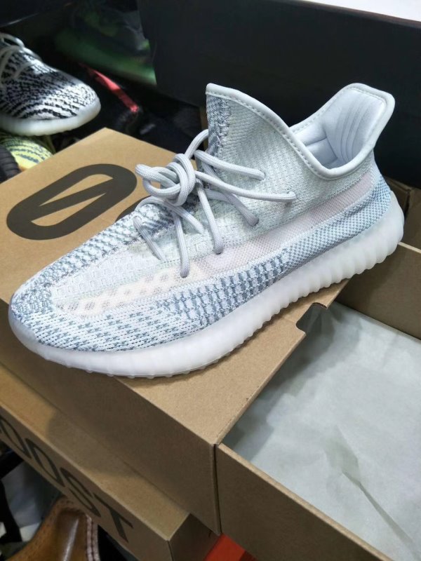 Yeezy White Boost 350 v2 Sneakers SYZ00081